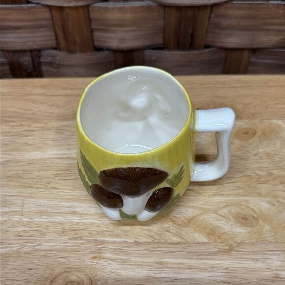 Vintage Yellow Mushroom Ceramic Mug - Picture 2 of 3